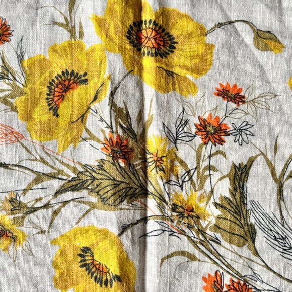 Polish Linen Floral Tablecloth Made in Poland - Picture 7 of 8